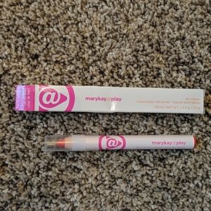 Mary Kay lip crayon